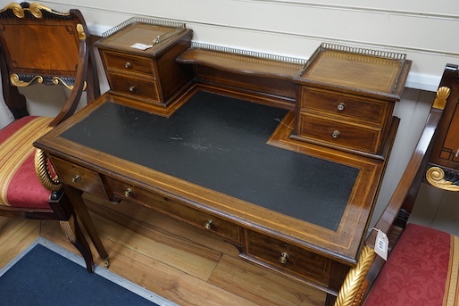 An Edwardian satinwood banded mahogany kneehole writing desk, length 106cm, depth 56cm, height 96cm